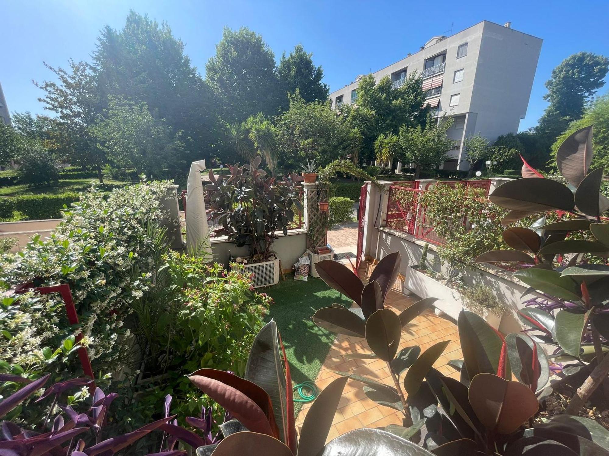 Intero Appartamento Con Giardino E Parcheggio 로마 외부 사진