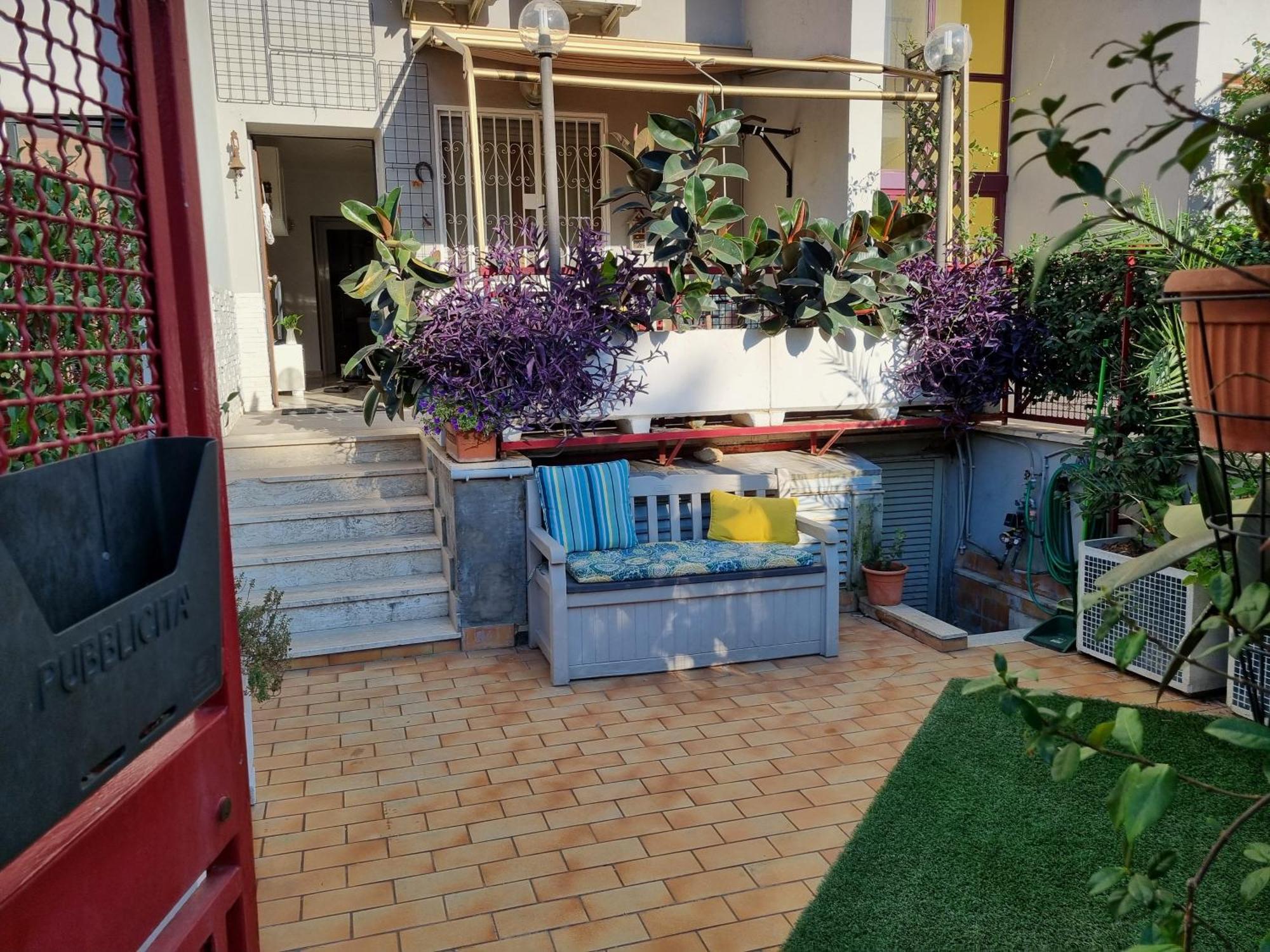 Intero Appartamento Con Giardino E Parcheggio 로마 외부 사진